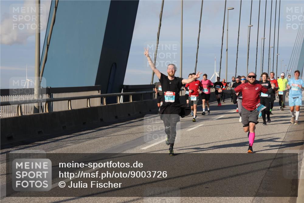 03.10.2025 - Köhlbrandbrückenlauf Julia Fischer http://msf.ph/oto/9003726 03.10.2025 09:46:40 Position 2  meine-sportfotos.de