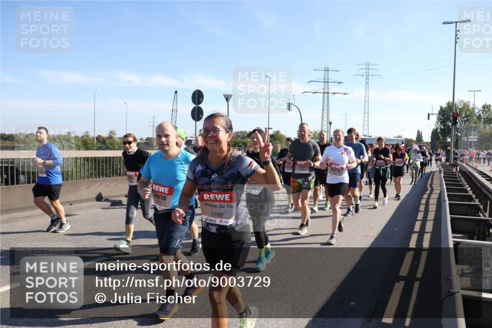 03.10.2025 - Köhlbrandbrückenlauf Julia Fischer http://msf.ph/oto/9003729 03.10.2025 12:22:59 Position 3 5767, 5766, 5345 meine-sportfotos.de
