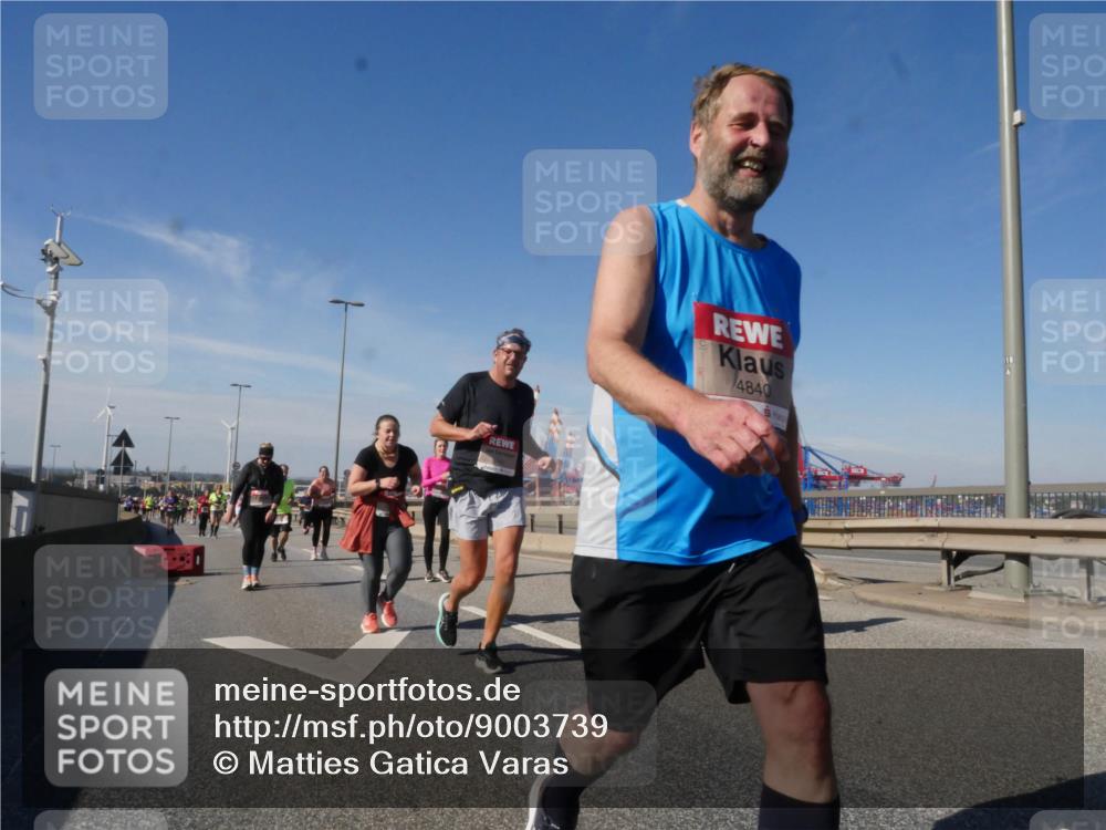 03.10.2025 - Köhlbrandbrückenlauf Matties Gatica Varas http://msf.ph/oto/9003739 03.10.2025 12:57:23 Position 2 4840 meine-sportfotos.de