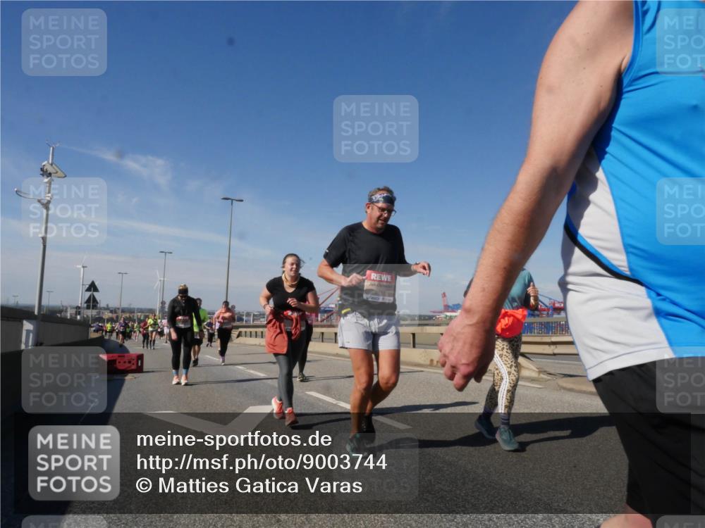 03.10.2025 - Köhlbrandbrückenlauf Matties Gatica Varas http://msf.ph/oto/9003744 03.10.2025 12:57:23 Position 2 5151 meine-sportfotos.de