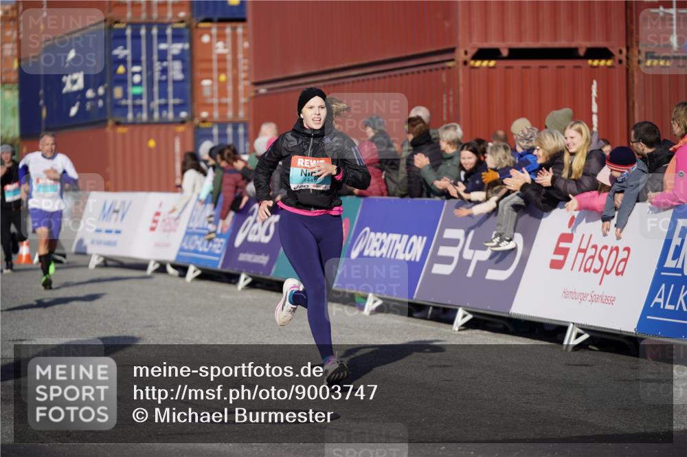 03.10.2025 - Köhlbrandbrückenlauf Michael Burmester http://msf.ph/oto/9003747 03.10.2025 10:06:45 Ziel 1125, 1328, 1449, 1559, 1680, 2716, 3177, 3320, 3341, 3411 meine-sportfotos.de