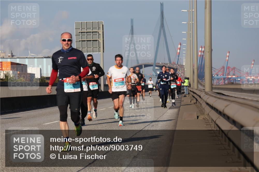 03.10.2025 - Köhlbrandbrückenlauf Luisa Fischer http://msf.ph/oto/9003749 03.10.2025 10:45:33 Position 3 2820, 1167, 3338 meine-sportfotos.de