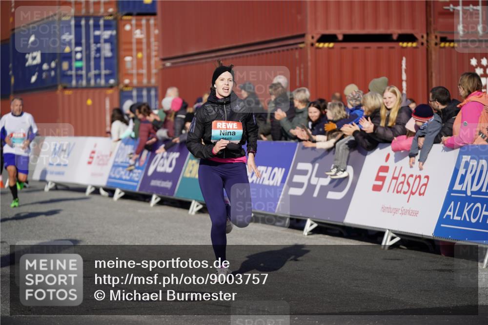 03.10.2025 - Köhlbrandbrückenlauf Michael Burmester http://msf.ph/oto/9003757 03.10.2025 10:06:45 Ziel 1125, 1328, 1449, 1559, 1680, 2716, 3177, 3320, 3341, 3411 meine-sportfotos.de