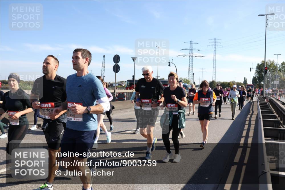 03.10.2025 - Köhlbrandbrückenlauf Julia Fischer http://msf.ph/oto/9003759 03.10.2025 12:23:02 Position 3 5176, 4863, 5264 meine-sportfotos.de