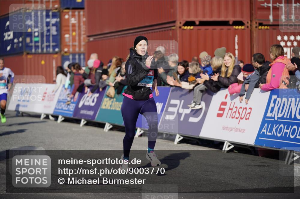 03.10.2025 - Köhlbrandbrückenlauf Michael Burmester http://msf.ph/oto/9003770 03.10.2025 10:06:45 Ziel 1125, 1328, 1449, 1559, 1680, 2716, 3177, 3320, 3341, 3411 meine-sportfotos.de
