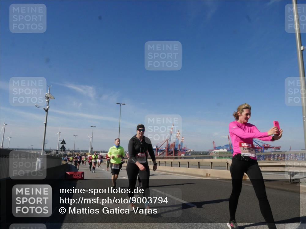 03.10.2025 - Köhlbrandbrückenlauf Matties Gatica Varas http://msf.ph/oto/9003794 03.10.2025 12:57:26 Position 2 5181, 18 meine-sportfotos.de