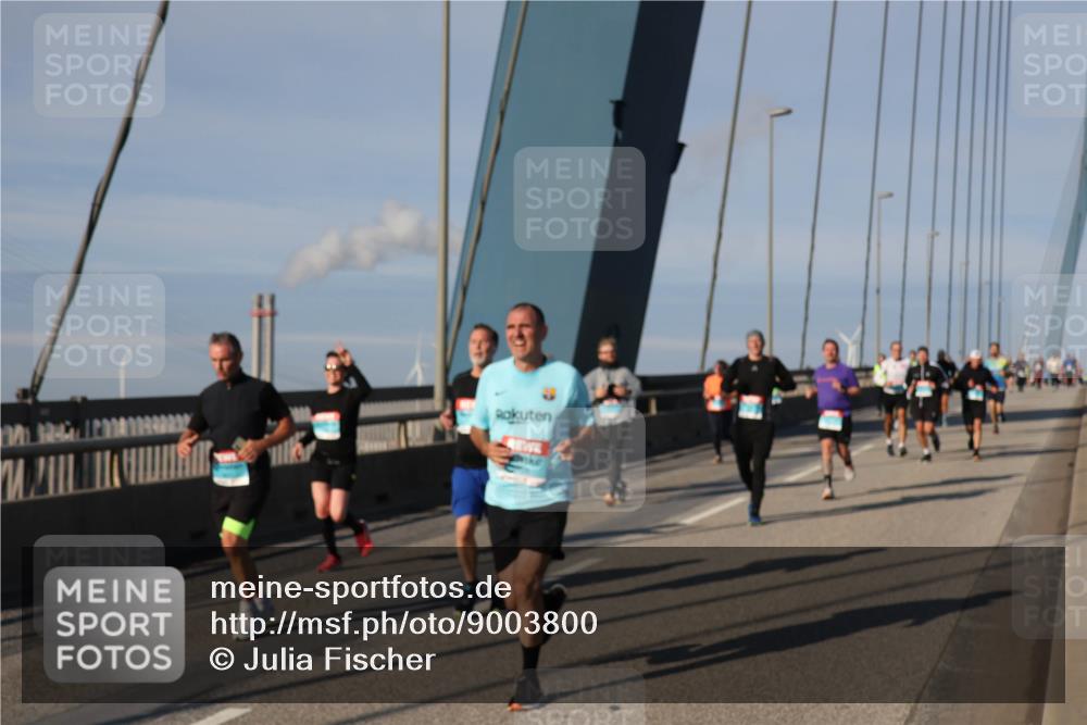 03.10.2025 - Köhlbrandbrückenlauf Julia Fischer http://msf.ph/oto/9003800 03.10.2025 09:46:51 Position 2  meine-sportfotos.de