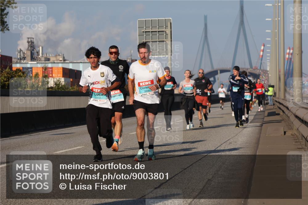 03.10.2025 - Köhlbrandbrückenlauf Luisa Fischer http://msf.ph/oto/9003801 03.10.2025 10:45:36 Position 3 24, 1112, 1167, 3338 meine-sportfotos.de