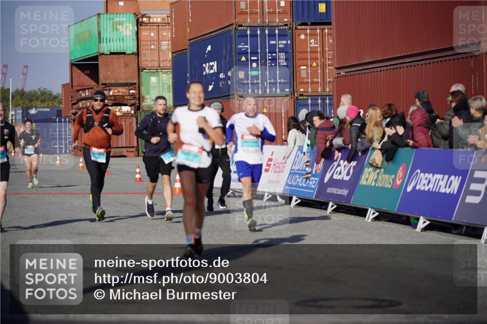 03.10.2025 - Köhlbrandbrückenlauf Michael Burmester http://msf.ph/oto/9003804 03.10.2025 10:06:46 Ziel 1125, 1328, 1449, 1559, 1680, 2716, 3177, 3320, 3341, 3411 meine-sportfotos.de