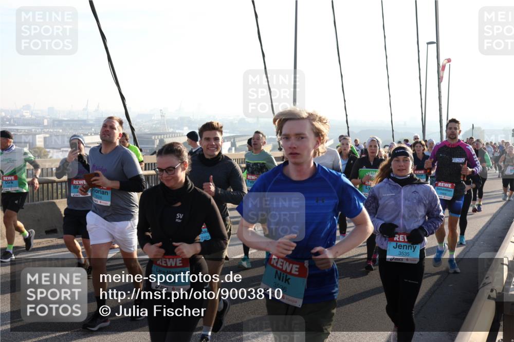 03.10.2025 - Köhlbrandbrückenlauf Julia Fischer http://msf.ph/oto/9003810 03.10.2025 09:30:28 Position 1 3024, 3538, 3536, 3535 meine-sportfotos.de