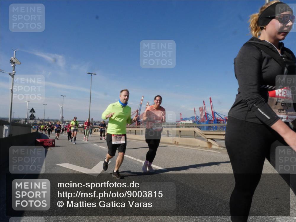 03.10.2025 - Köhlbrandbrückenlauf Matties Gatica Varas http://msf.ph/oto/9003815 03.10.2025 12:57:28 Position 2 652 meine-sportfotos.de