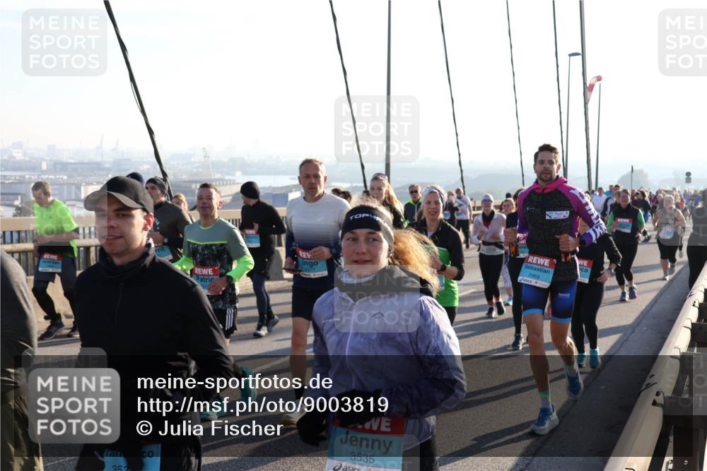 03.10.2025 - Köhlbrandbrückenlauf Julia Fischer http://msf.ph/oto/9003819 03.10.2025 09:30:29 Position 1 2969, 353, 3535 meine-sportfotos.de