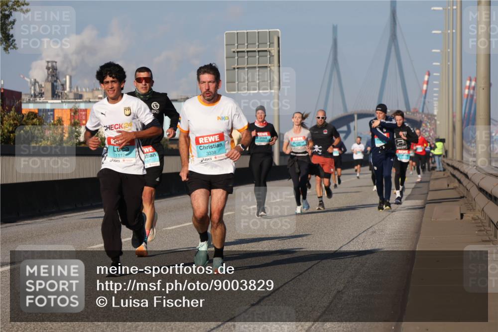 03.10.2025 - Köhlbrandbrückenlauf Luisa Fischer http://msf.ph/oto/9003829 03.10.2025 10:45:36 Position 3 24, 1112, 167, 33381 meine-sportfotos.de