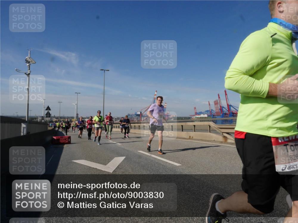03.10.2025 - Köhlbrandbrückenlauf Matties Gatica Varas http://msf.ph/oto/9003830 03.10.2025 12:57:30 Position 2 628 meine-sportfotos.de