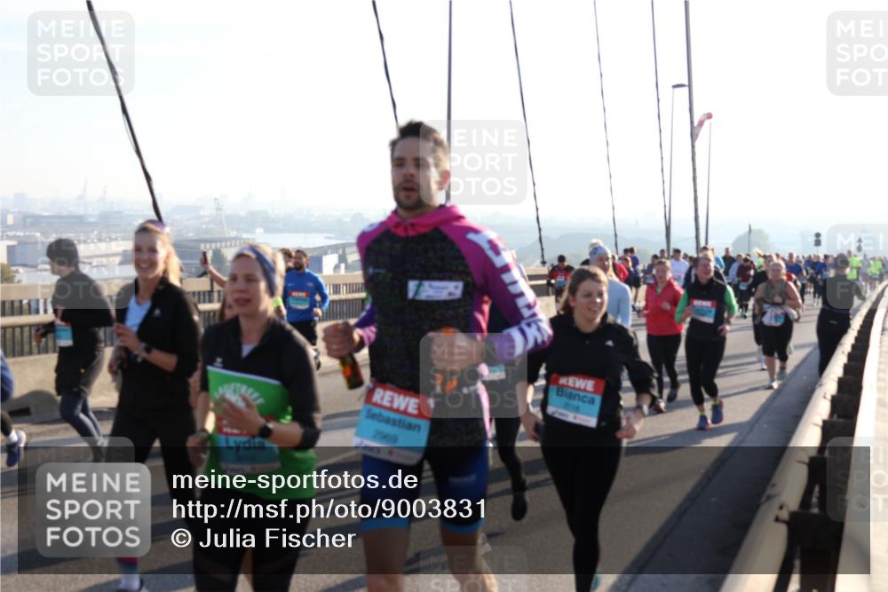 03.10.2025 - Köhlbrandbrückenlauf Julia Fischer http://msf.ph/oto/9003831 03.10.2025 09:30:31 Position 1  meine-sportfotos.de