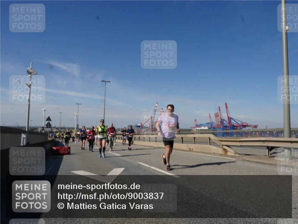 03.10.2025 - Köhlbrandbrückenlauf Matties Gatica Varas http://msf.ph/oto/9003837 03.10.2025 12:57:30 Position 2  meine-sportfotos.de