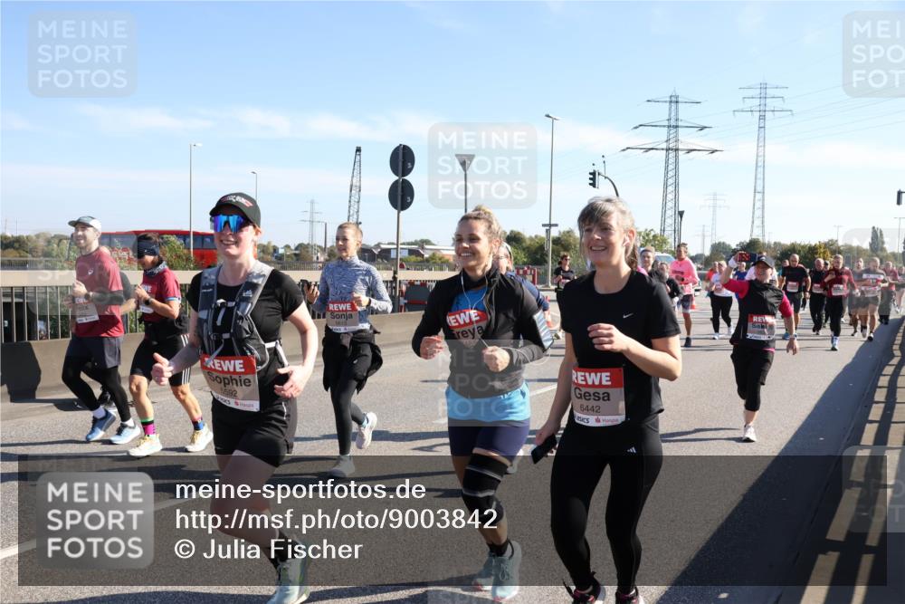 03.10.2025 - Köhlbrandbrückenlauf Julia Fischer http://msf.ph/oto/9003842 03.10.2025 12:23:14 Position 3 5592, 465, 6442 meine-sportfotos.de