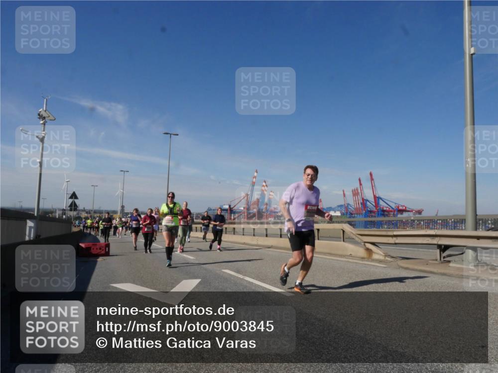 03.10.2025 - Köhlbrandbrückenlauf Matties Gatica Varas http://msf.ph/oto/9003845 03.10.2025 12:57:31 Position 2  meine-sportfotos.de