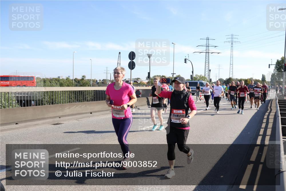 03.10.2025 - Köhlbrandbrückenlauf Julia Fischer http://msf.ph/oto/9003852 03.10.2025 12:23:16 Position 3 5632, 5633 meine-sportfotos.de