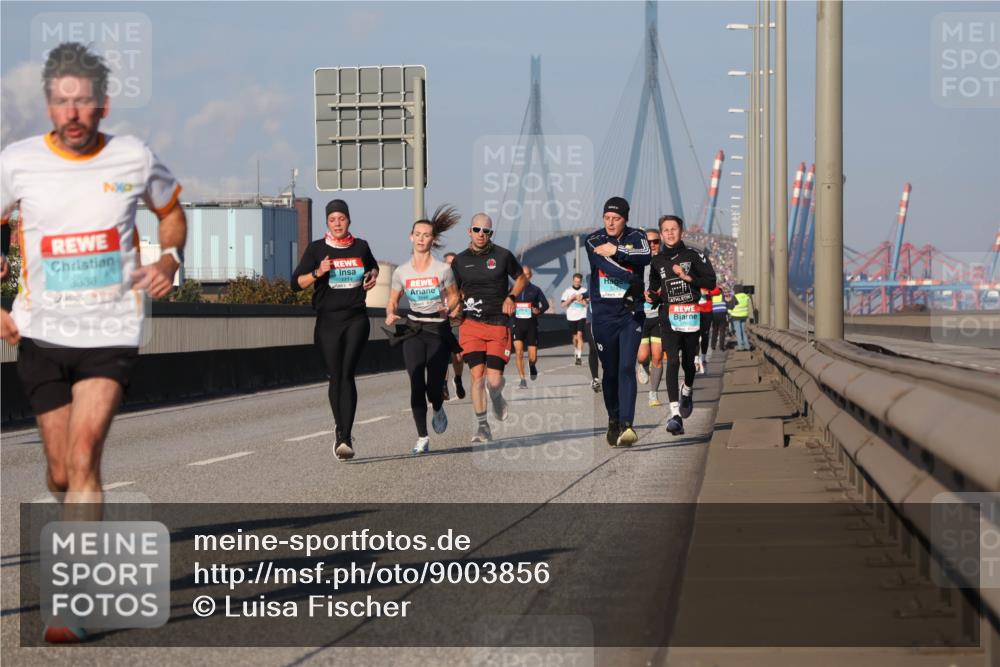 03.10.2025 - Köhlbrandbrückenlauf Luisa Fischer http://msf.ph/oto/9003856 03.10.2025 10:45:38 Position 3 3338, 1114 meine-sportfotos.de