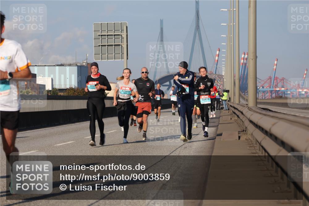 03.10.2025 - Köhlbrandbrückenlauf Luisa Fischer http://msf.ph/oto/9003859 03.10.2025 10:45:38 Position 3 3246 meine-sportfotos.de