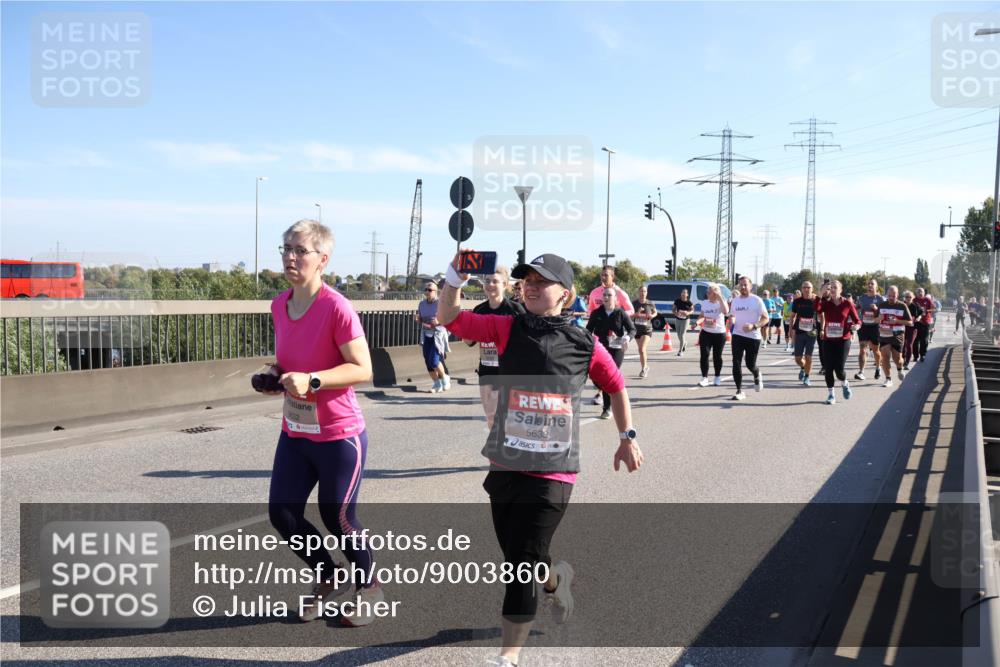 03.10.2025 - Köhlbrandbrückenlauf Julia Fischer http://msf.ph/oto/9003860 03.10.2025 12:23:16 Position 3 5632, 5633 meine-sportfotos.de