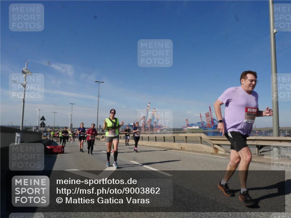 03.10.2025 - Köhlbrandbrückenlauf Matties Gatica Varas http://msf.ph/oto/9003862 03.10.2025 12:57:32 Position 2  meine-sportfotos.de