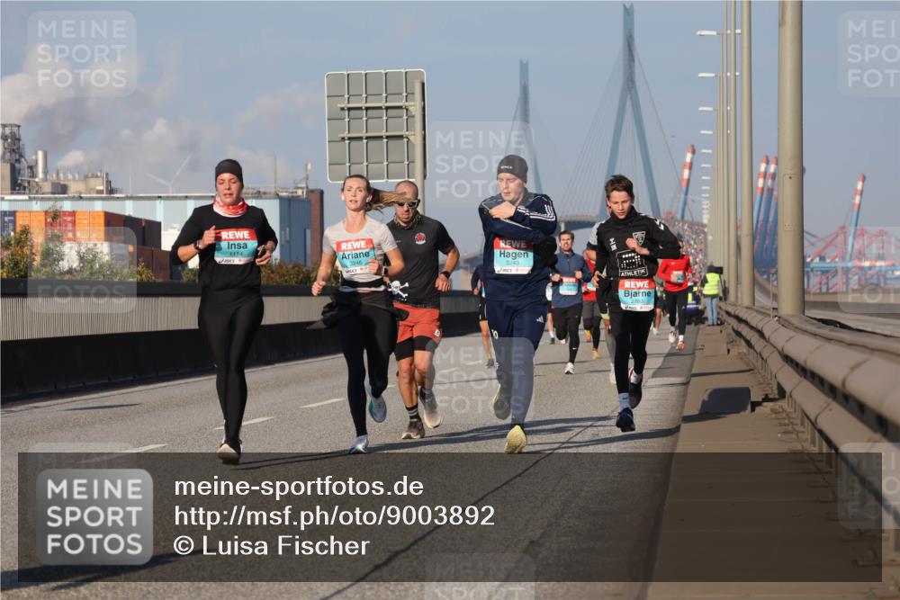 03.10.2025 - Köhlbrandbrückenlauf Luisa Fischer http://msf.ph/oto/9003892 03.10.2025 10:45:40 Position 3 1114, 3246, 3243 meine-sportfotos.de
