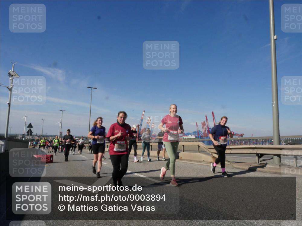03.10.2025 - Köhlbrandbrückenlauf Matties Gatica Varas http://msf.ph/oto/9003894 03.10.2025 12:57:35 Position 2 118 meine-sportfotos.de