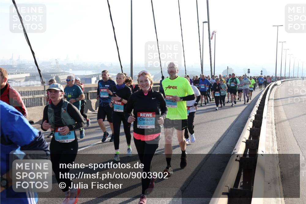 03.10.2025 - Köhlbrandbrückenlauf Julia Fischer http://msf.ph/oto/9003902 03.10.2025 09:30:45 Position 1 2025, 2068, 3765, 1917, 1731 meine-sportfotos.de