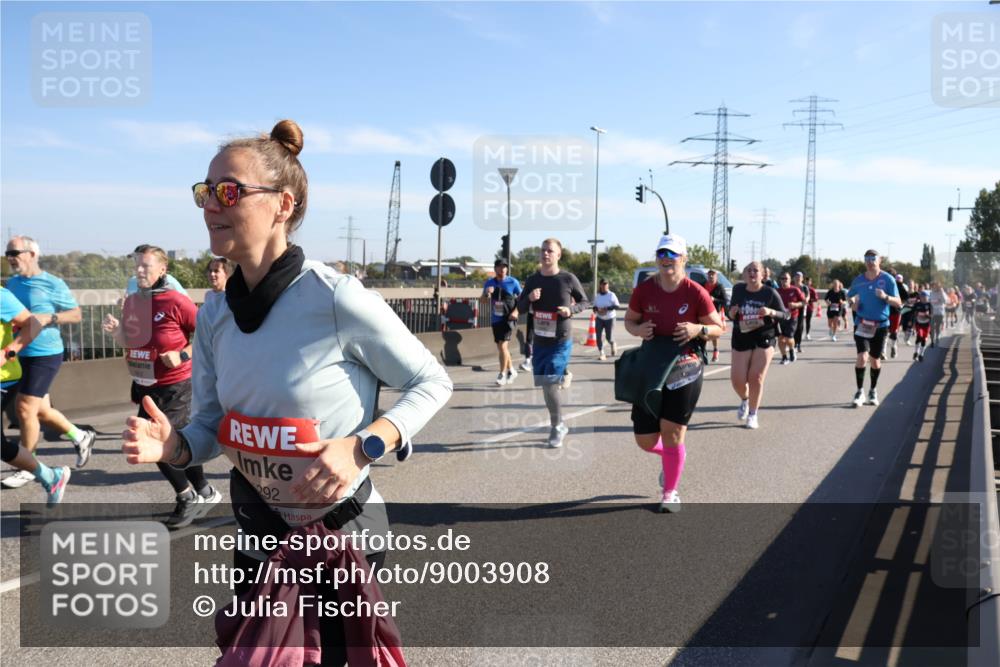 03.10.2025 - Köhlbrandbrückenlauf Julia Fischer http://msf.ph/oto/9003908 03.10.2025 12:23:26 Position 3 992, 21 meine-sportfotos.de