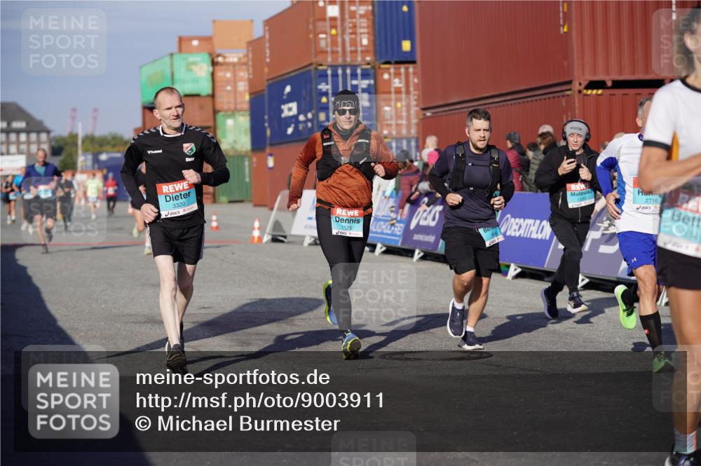 03.10.2025 - Köhlbrandbrückenlauf Michael Burmester http://msf.ph/oto/9003911 03.10.2025 10:06:49 Ziel 1125, 1412, 1449, 1559, 1582, 1680, 2716, 3177, 3320, 3341, 3411 meine-sportfotos.de