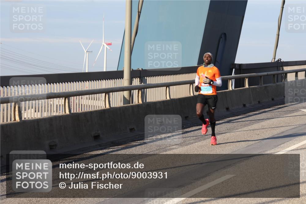 03.10.2025 - Köhlbrandbrückenlauf Julia Fischer http://msf.ph/oto/9003931 03.10.2025 09:30:54 Position 1 3714 meine-sportfotos.de