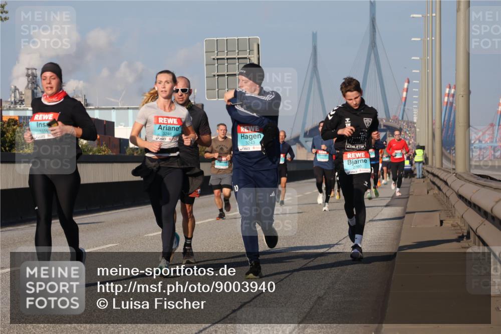 03.10.2025 - Köhlbrandbrückenlauf Luisa Fischer http://msf.ph/oto/9003940 03.10.2025 10:45:41 Position 3 1114, 3246, 3243, 2760 meine-sportfotos.de