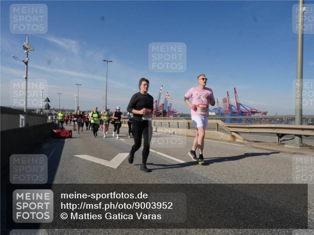 03.10.2025 - Köhlbrandbrückenlauf Matties Gatica Varas http://msf.ph/oto/9003952 03.10.2025 12:57:39 Position 2  meine-sportfotos.de