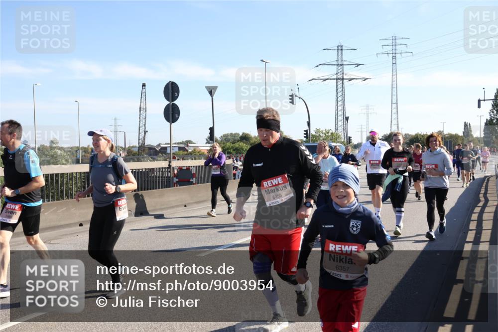 03.10.2025 - Köhlbrandbrückenlauf Julia Fischer http://msf.ph/oto/9003954 03.10.2025 12:23:33 Position 3 6358, 6357 meine-sportfotos.de