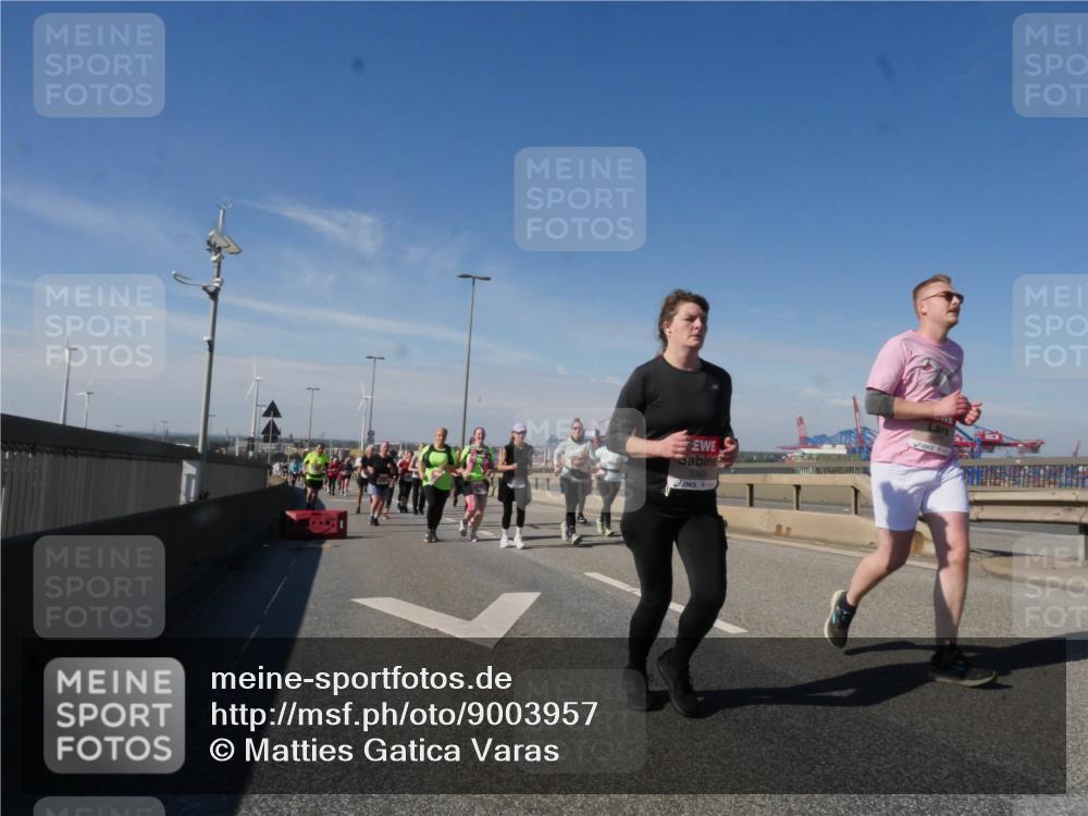 03.10.2025 - Köhlbrandbrückenlauf Matties Gatica Varas http://msf.ph/oto/9003957 03.10.2025 12:57:39 Position 2 5369 meine-sportfotos.de
