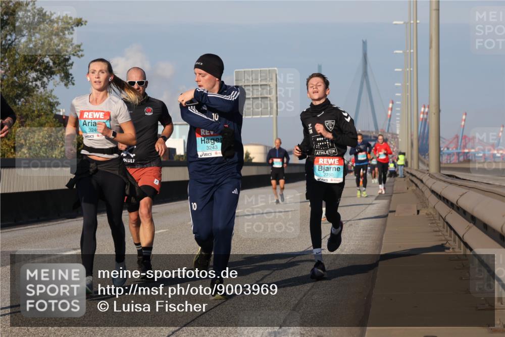 03.10.2025 - Köhlbrandbrückenlauf Luisa Fischer http://msf.ph/oto/9003969 03.10.2025 10:45:43 Position 3 3240, 10, 3243, 2760 meine-sportfotos.de