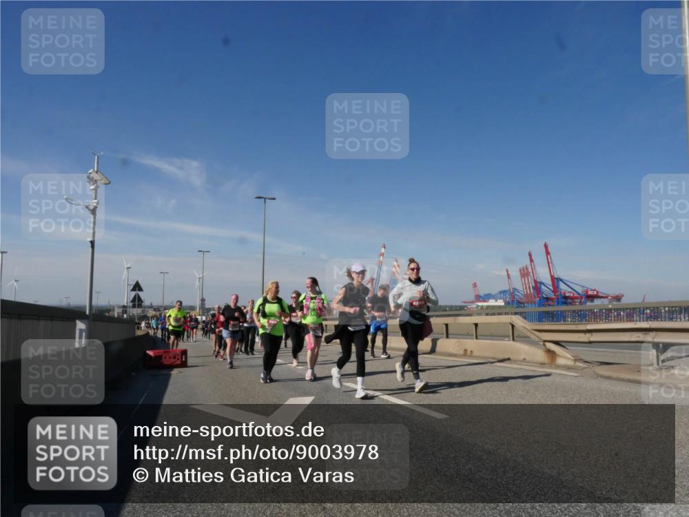 03.10.2025 - Köhlbrandbrückenlauf Matties Gatica Varas http://msf.ph/oto/9003978 03.10.2025 12:57:41 Position 2  meine-sportfotos.de
