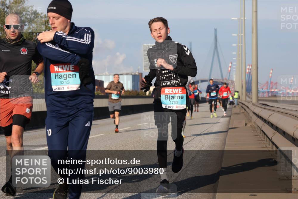 03.10.2025 - Köhlbrandbrückenlauf Luisa Fischer http://msf.ph/oto/9003980 03.10.2025 10:45:44 Position 3 3243, 2760, 10 meine-sportfotos.de
