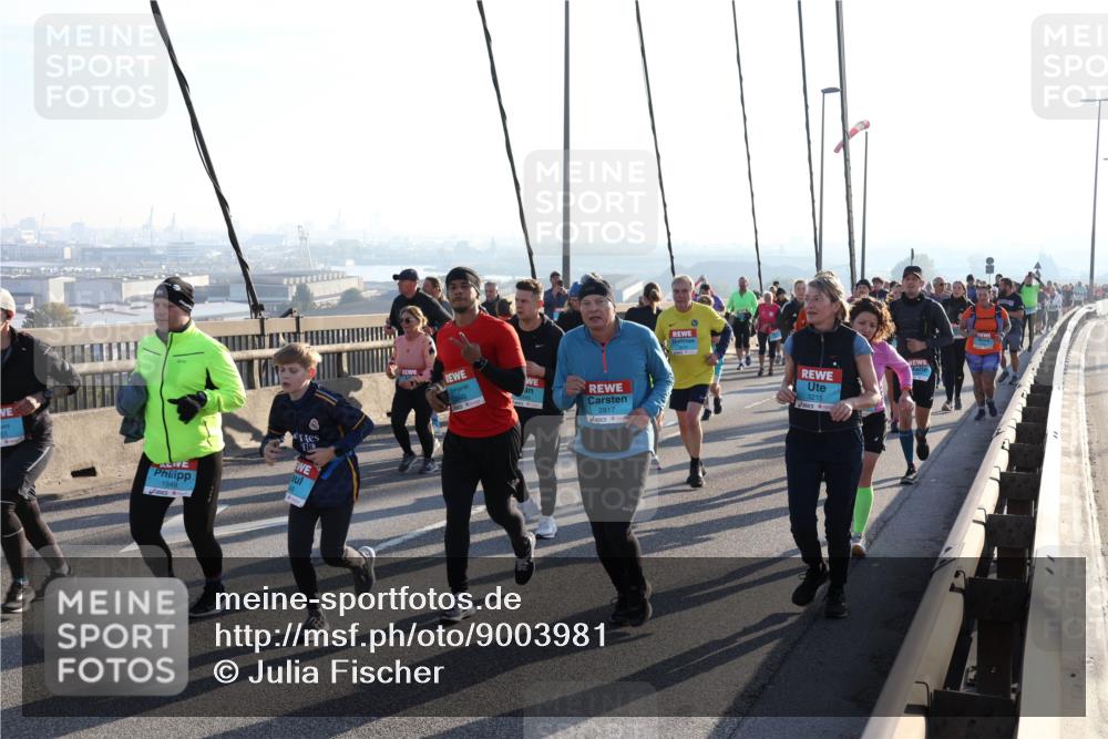03.10.2025 - Köhlbrandbrückenlauf Julia Fischer http://msf.ph/oto/9003981 03.10.2025 09:31:07 Position 1 1549, 2817, 3215 meine-sportfotos.de