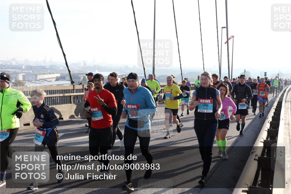 03.10.2025 - Köhlbrandbrückenlauf Julia Fischer http://msf.ph/oto/9003983 03.10.2025 09:31:08 Position 1 3840, 549, 548, 1619, 3215 meine-sportfotos.de