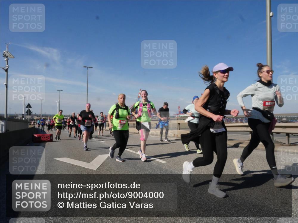 03.10.2025 - Köhlbrandbrückenlauf Matties Gatica Varas http://msf.ph/oto/9004000 03.10.2025 12:57:42 Position 2  meine-sportfotos.de