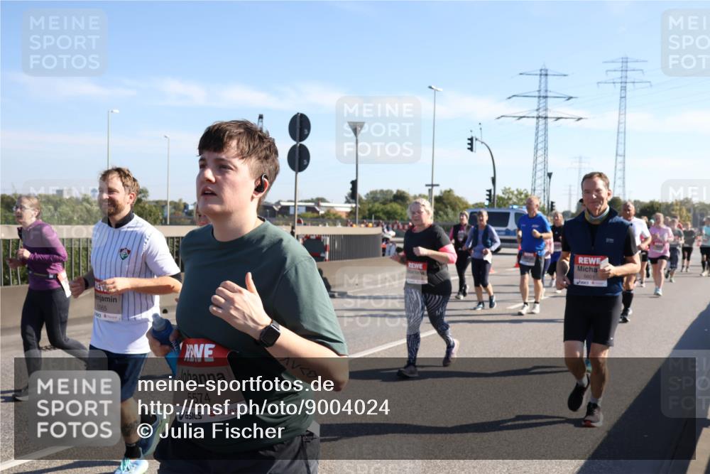 03.10.2025 - Köhlbrandbrückenlauf Julia Fischer http://msf.ph/oto/9004024 03.10.2025 12:23:42 Position 3 5565, 5574, 5601 meine-sportfotos.de