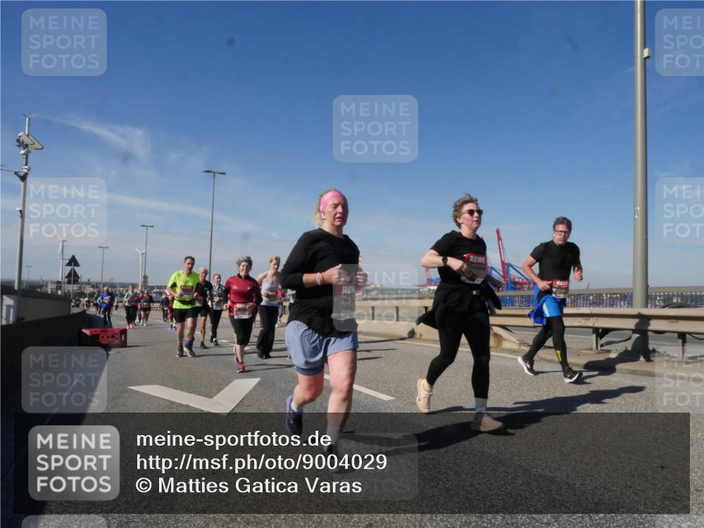 03.10.2025 - Köhlbrandbrückenlauf Matties Gatica Varas http://msf.ph/oto/9004029 03.10.2025 12:57:44 Position 2  meine-sportfotos.de