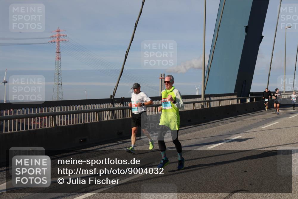 03.10.2025 - Köhlbrandbrückenlauf Julia Fischer http://msf.ph/oto/9004032 03.10.2025 09:47:28 Position 2  meine-sportfotos.de