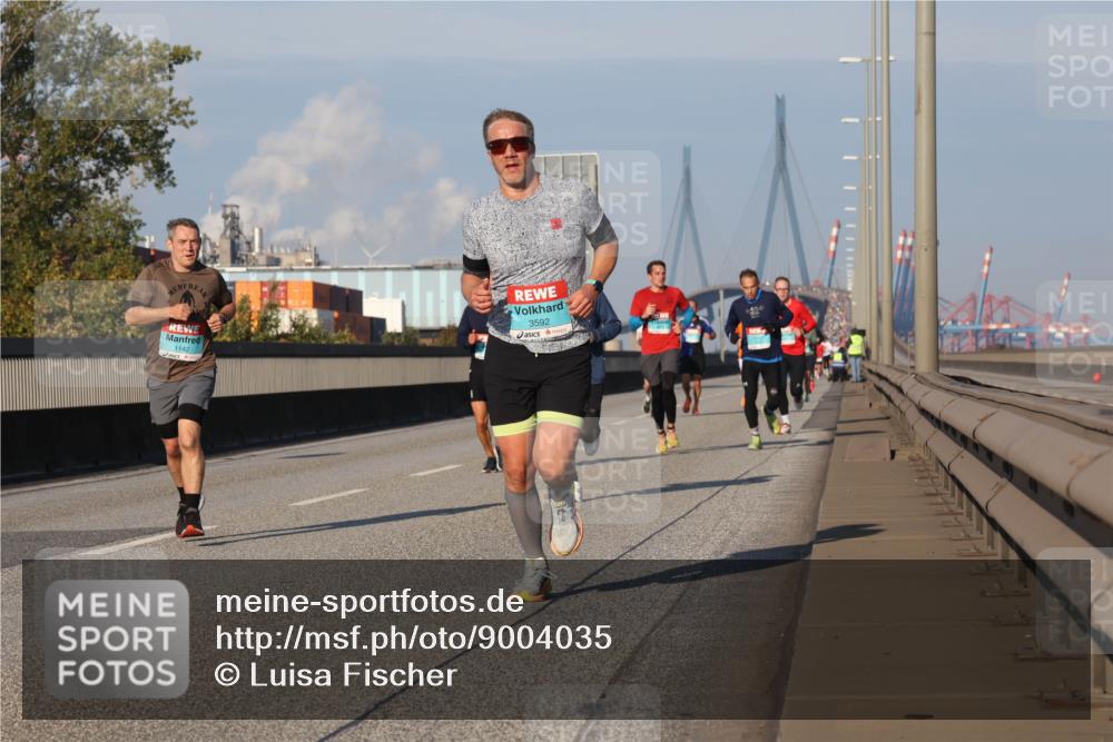 03.10.2025 - Köhlbrandbrückenlauf Luisa Fischer http://msf.ph/oto/9004035 03.10.2025 10:45:47 Position 3 1142, 3592 meine-sportfotos.de