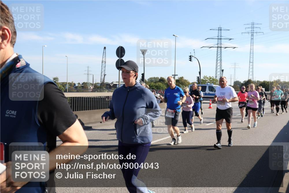 03.10.2025 - Köhlbrandbrückenlauf Julia Fischer http://msf.ph/oto/9004043 03.10.2025 12:23:43 Position 3  meine-sportfotos.de