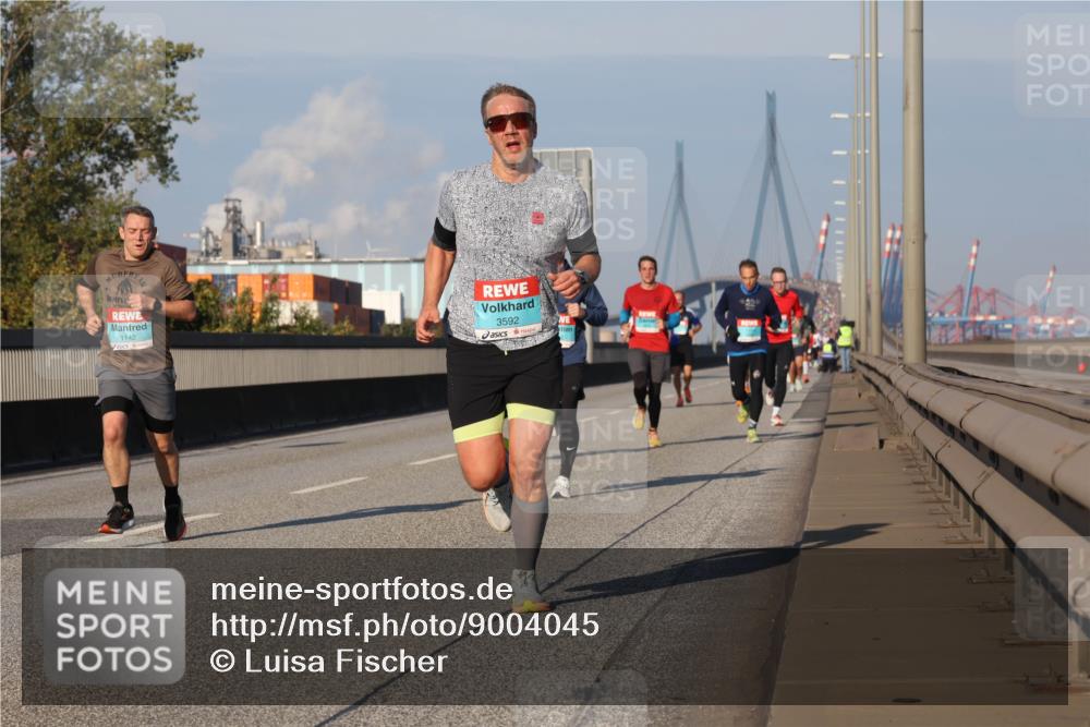 03.10.2025 - Köhlbrandbrückenlauf Luisa Fischer http://msf.ph/oto/9004045 03.10.2025 10:45:47 Position 3 1142, 3592 meine-sportfotos.de