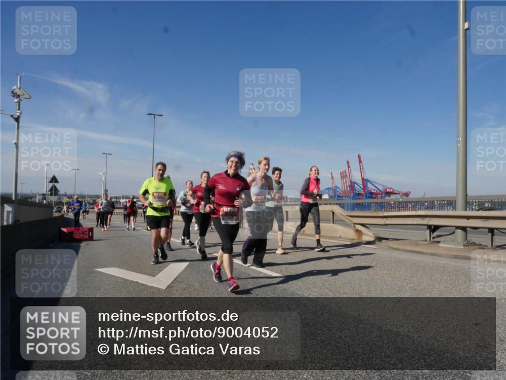 03.10.2025 - Köhlbrandbrückenlauf Matties Gatica Varas http://msf.ph/oto/9004052 03.10.2025 12:57:45 Position 2 11, 18 meine-sportfotos.de